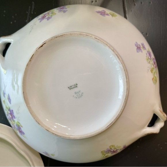 VINTAGE, B&T LIMOGES FRANCE, ROUND SERVING BOWL WITH LID. - Picture 8 of 16